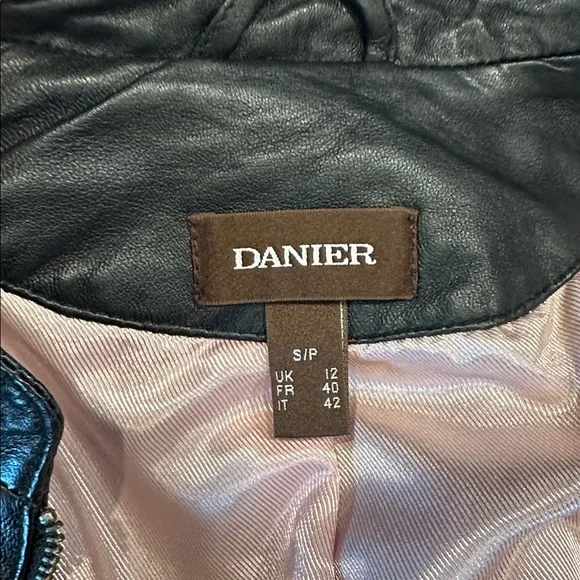 Danier leather jacket - Picture 8 of 11